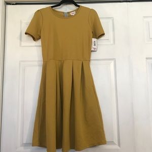 Gorgeous mustard yellow Amelia dress NWT